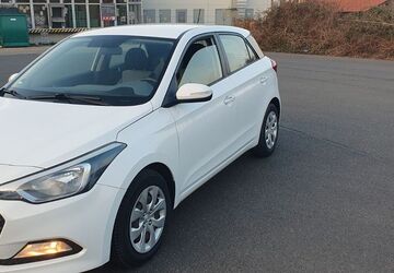 Hyundai i20 82.000 km 8.390 &euro; Frankfurt am Main 60386