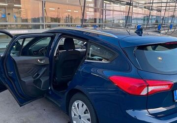 Ford Focus 60.000 km 12.299 &euro; Frankfurt 60322