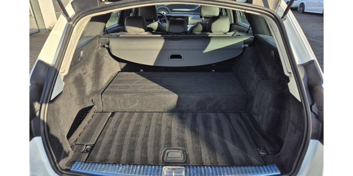 Mercedes-Benz E 300 e T Avantgarde AHK, LED, Rückfahrkamera, App 55.700 km 28.690 &euro; Rodgau 63110