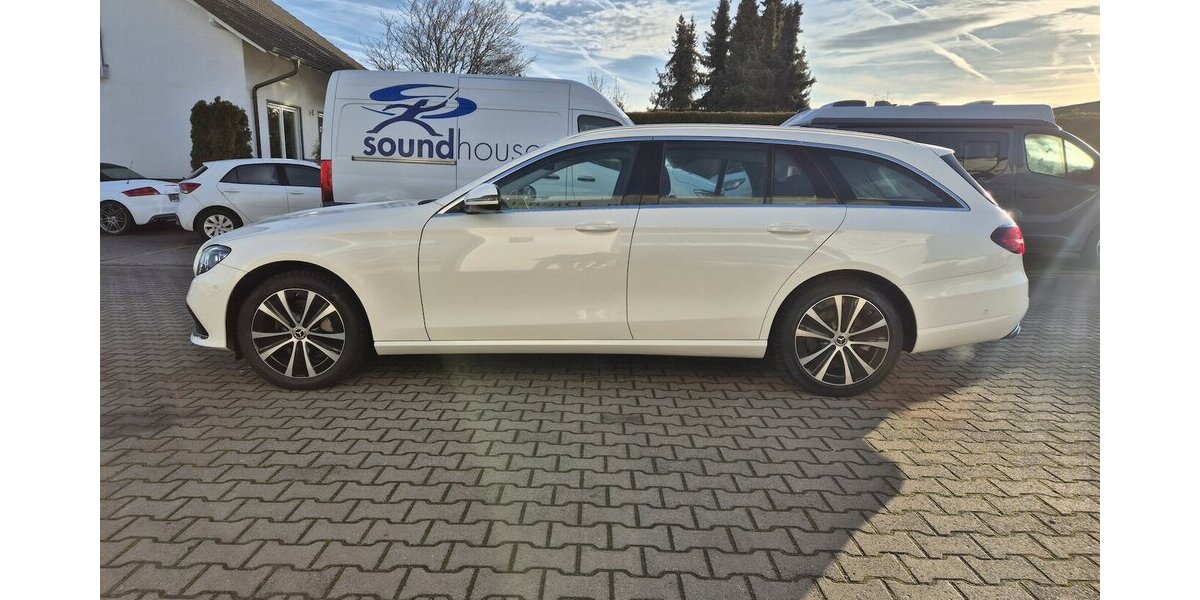 Mercedes-Benz E 300 e T Avantgarde AHK, LED, Rückfahrkamera, App 55.700 km 28.690 &euro; Rodgau 63110