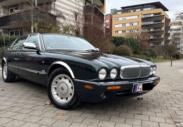 Jaguar Daimler 211.126 km 6.990 &euro; Frankfurt am Main 60486