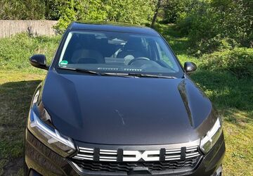Dacia Sandero 9.900 km 14.500 &euro; Bickenbach 64404