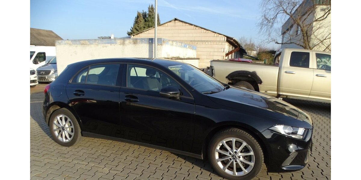Mercedes-Benz A 250 e Navigation, aktiver Parkassist, AppleCarpl 51.538 km 21.390 &euro; Rodgau 63110