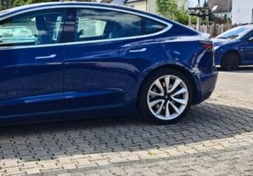Tesla Model 3 92.000 km 21.500 &euro; rüsselsheim 65428