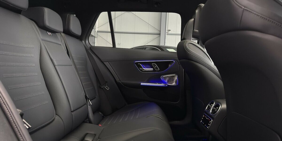 Mercedes-Benz C 300 T e AMG PREMIUM+ -FAHRASSISTENZ+ -AHK-PANO 24.998 km 49.889 &euro; Groß-Umstadt 64823