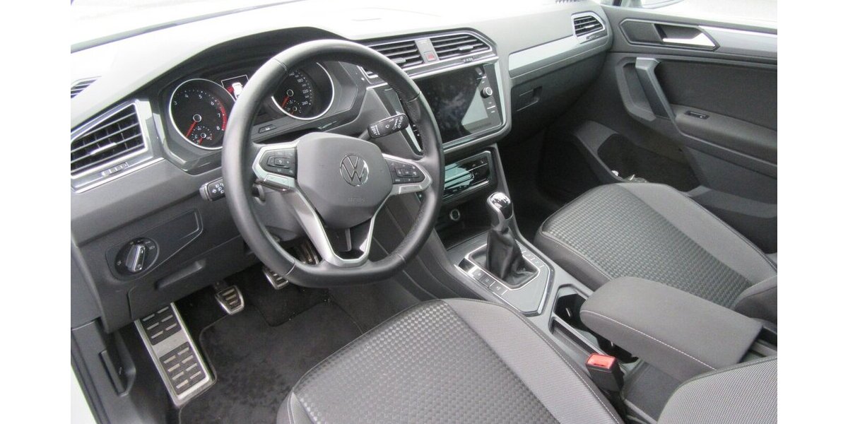 VW Tiguan Active 1.5, NAVI, LED 88.000 km 24.890 &euro; Gernsheim 64579