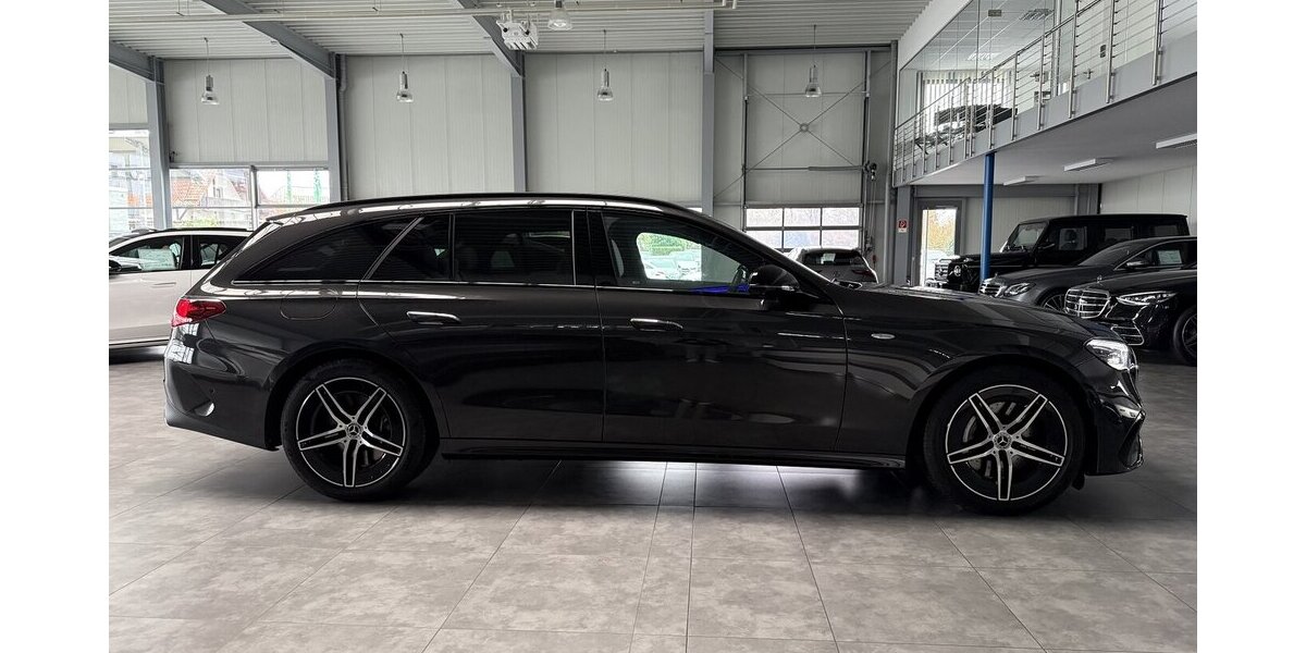 Mercedes-Benz E 300 T de AMG DISTR-AIRMATIC-4D SURROUND-DC-AHK 14.998 km 58.798 &euro; Groß-Umstadt 64823