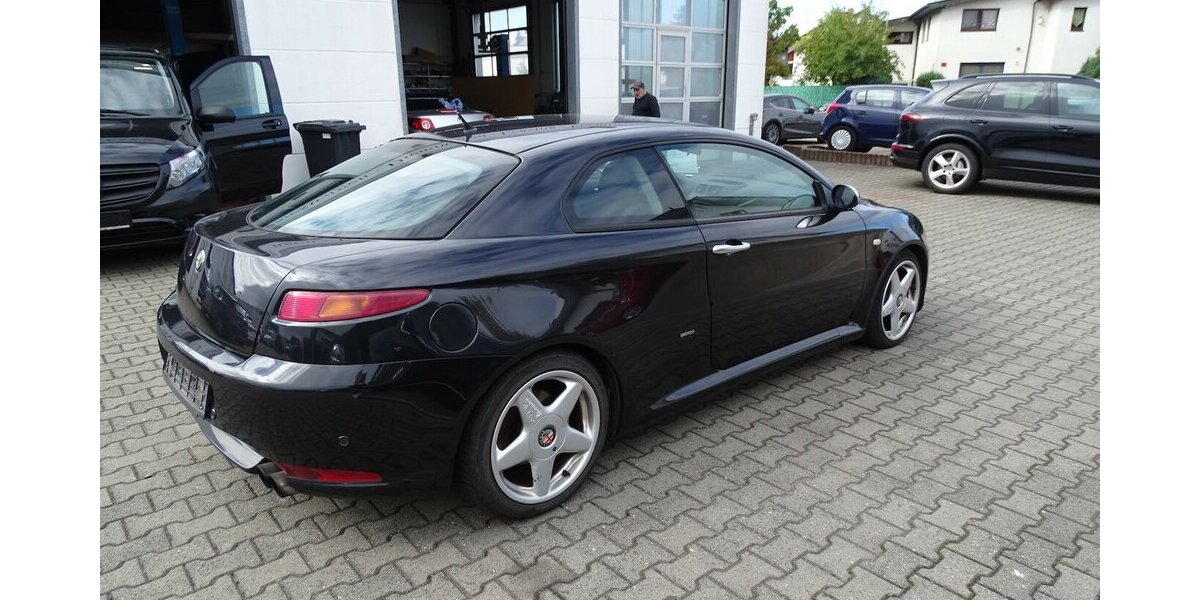 Alfa Romeo GT 2.0 16V JTS Progression Sportiva TÜV neu 114.800 km 3.490 &euro; Rodgau 63110