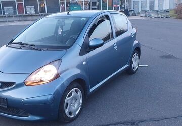 Toyota Aygo (X) 133.000 km 2.800 &euro; Frankfurt am Main 60386