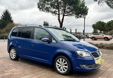 VW Touran 157.500 km 6.300 &euro; Büttelborn 64572