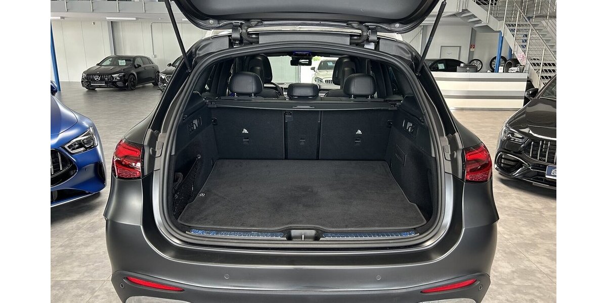 Mercedes-Benz GLC 300 d 4M AMG PREMIUM+ MAGNO- AIRMATIC- PANO! 14.270 km 63.549 &euro; Groß-Umstadt 64823