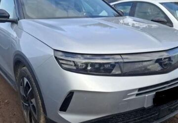 Opel Grandland (X) 27.664 km 25.480 &euro; Rüsselsheim 65428