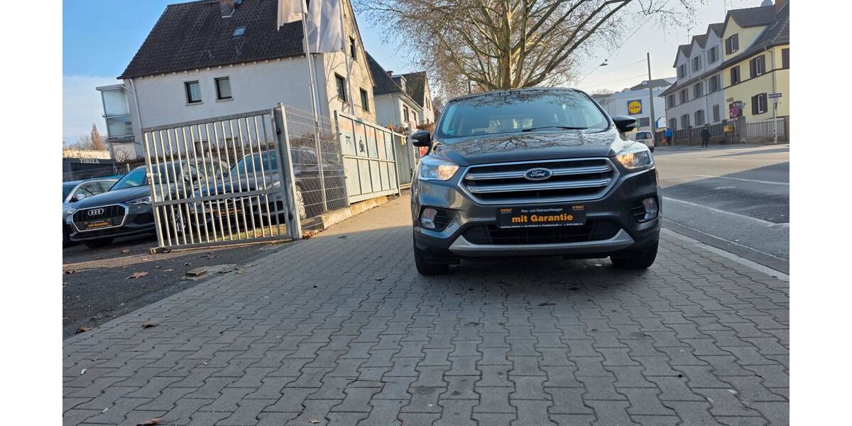 Ford Kuga 135.000 km 12.200 &euro; Offenbach 63071