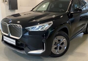 BMW iX1 4.644 km 39.966 &euro; Hofheim 65719