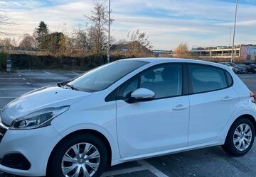 Peugeot 208 82.500 km 5.900 &euro; Bensheim 64625