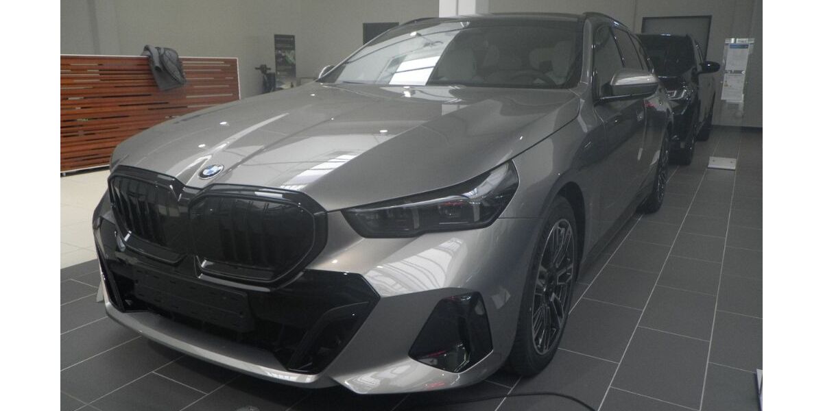 BMW 540 5.509 km 84.099 &euro; Frankfurt am Main 60435