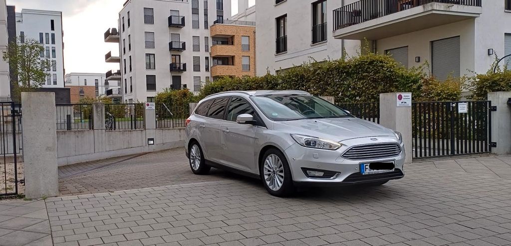 Ford Focus 109.000 km 9.800 &euro; Frankfurt 65933