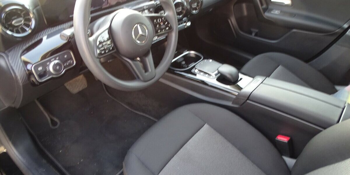 Mercedes-Benz A 250 e Navigation, aktiver Parkassist, AppleCarpl 51.538 km 21.390 &euro; Rodgau 63110