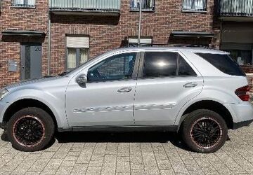 Mercedes-Benz ML 320 213.000 km 7.500 &euro; Frankfurt am Main 60435