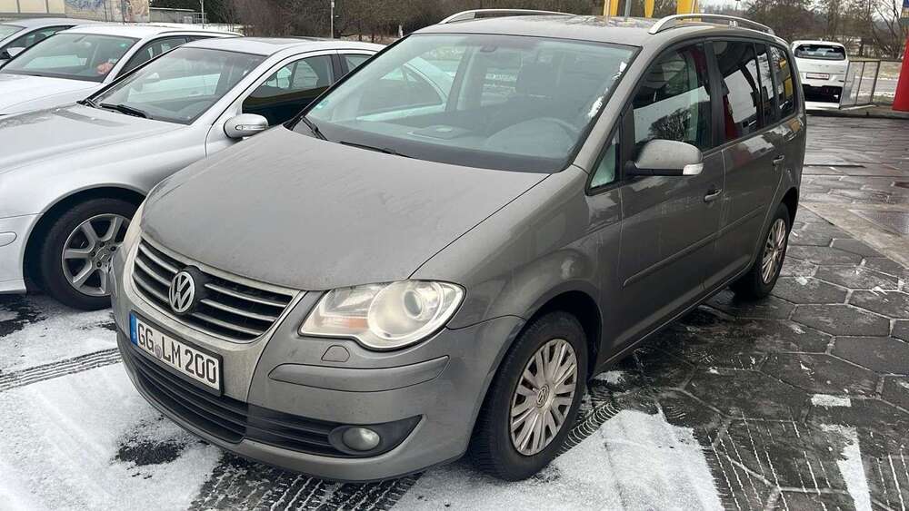 VW Touran 179.800 km 4.990 &euro; Rüsselsheim 65428