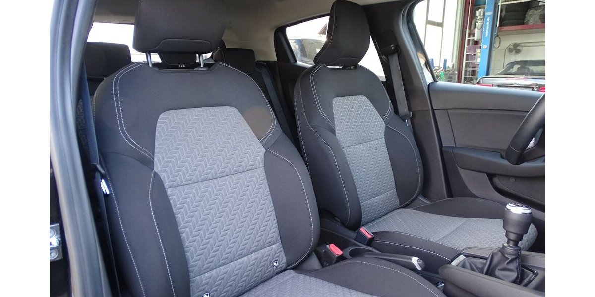 Renault Clio 1,0l Evolution Navi Rückfahrkamera, Einparkhi 31.015 km 12.490 &euro; Rodgau 63110