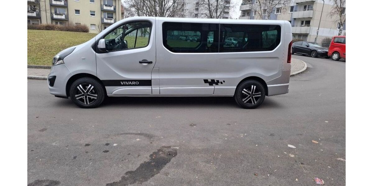Opel Vivaro 131.000 km 17.350 &euro; FRANKFURT 60435