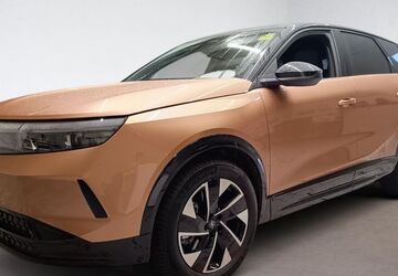 Opel Grandland (X) 8.800 km 39.500 &euro; Rüsselsheim 65428