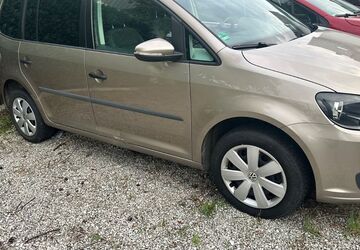 VW Touran 162.928 km 7.490 &euro; Mörfelden-Walldorf 64546