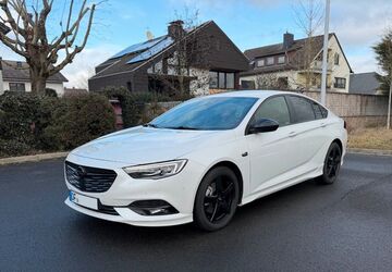 Opel Insignia 118.000 km 16.800 &euro; Rodgau 63110