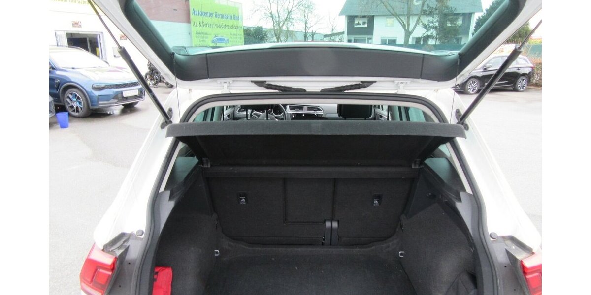 VW Tiguan Active 1.5, NAVI, LED 88.000 km 24.890 &euro; Gernsheim 64579