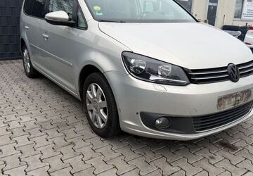 VW Touran 196.667 km 3.999 &euro; Frankfurt am main 60386