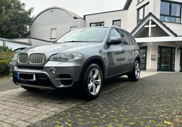 BMW X5 280.000 km 9.900 &euro; Frankfurt am Main 60486