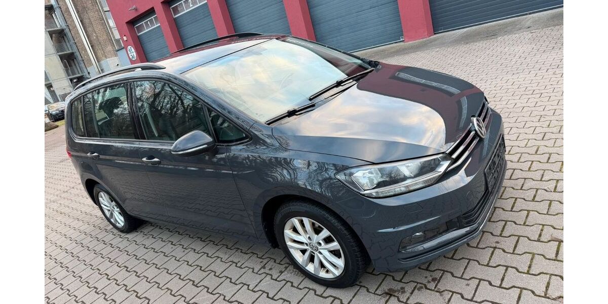 VW Touran 135.000 km 13.500 &euro; Frankfurt 65929