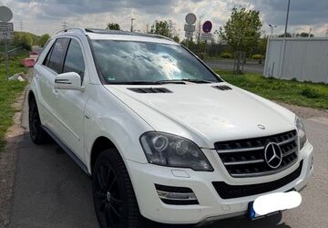 Mercedes-Benz ML 350 299.000 km 7.950 &euro; Dietzenbach 63128