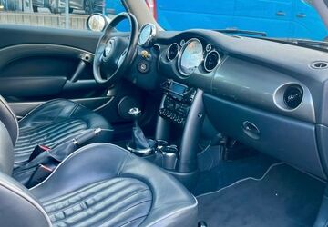 Mini Cooper 239.100 km 2.995 &euro; Frankfurt 60314