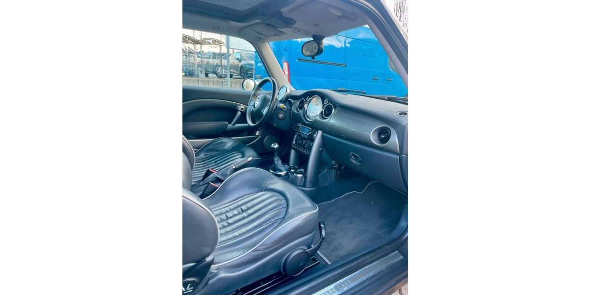 Mini Cooper 239.100 km 2.995 &euro; Frankfurt 60314