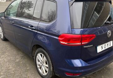 VW Touran 225.354 km 13.090 &euro; Frankfurt am Main 60389