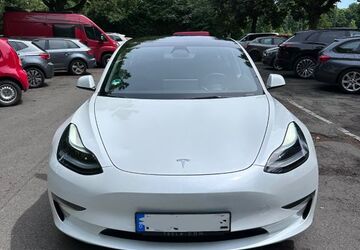Tesla Model 3 35.900 km 32.000 &euro; Frankfurt am Main 60599