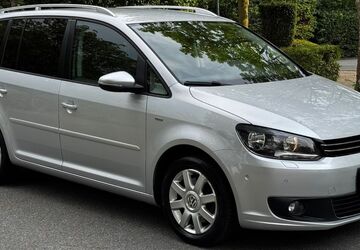VW Touran 122.249 km 9.440 &euro; Darmstadt 64293