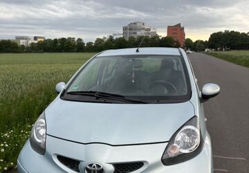 Toyota Aygo (X) 175.391 km 2.600 &euro; Frankfurt am Main 60488