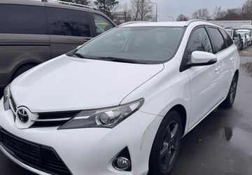 Toyota Auris Touring Sports 184.800 km 7.777 &euro; Frankfurt 60486