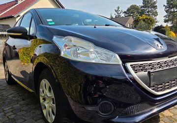 Peugeot 208 128.600 km 3.299 &euro; Harxheim 55296