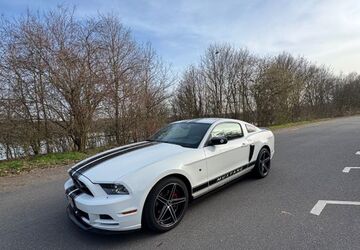 Ford Mustang 112.600 km 17.000 &euro; Mainflingen 63533