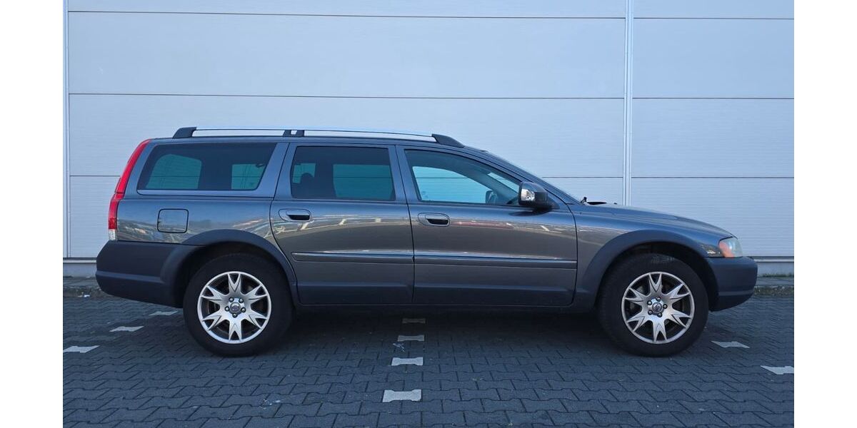 Volvo XC70 249.992 km 9.499 &euro; Frankfurt 60316